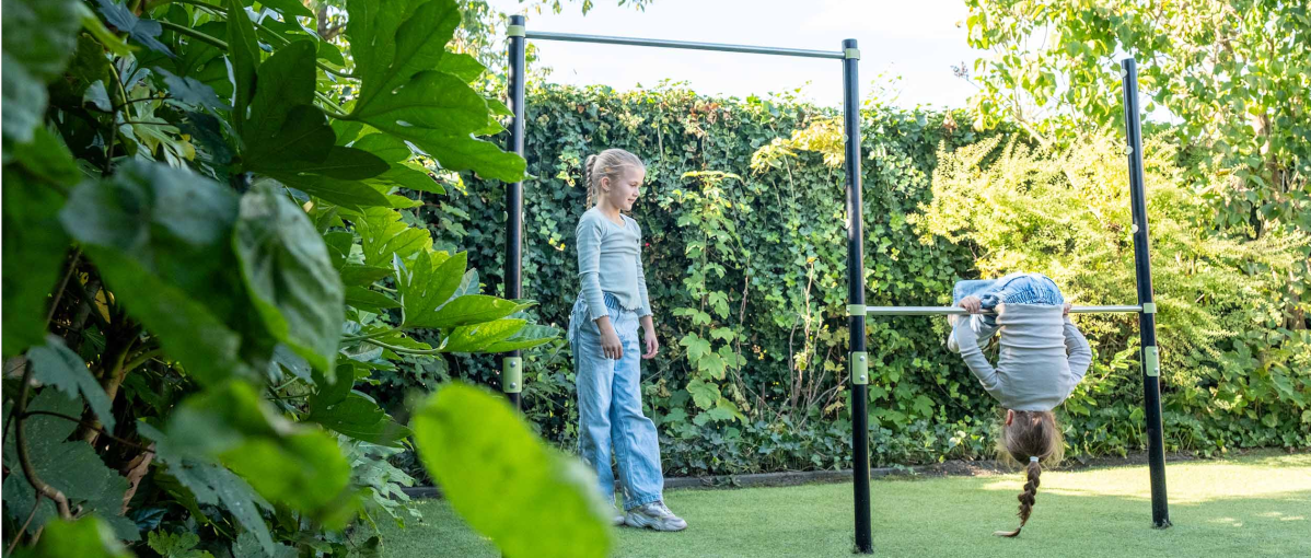 Duikel, hang, zwaai en draai met het EXIT Ivy duikelrek