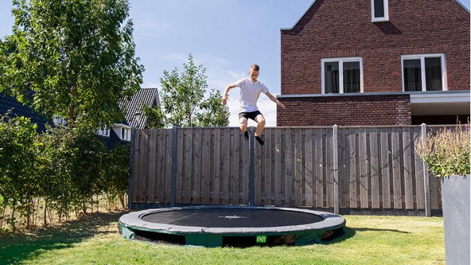 Wat is het verschil tussen een inground trampoline en een opbouw trampoline?