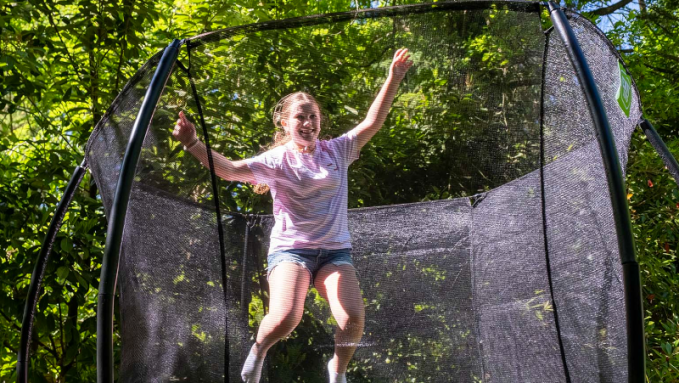 Hoe een trampoline je zomer verlengt | EXIT Toys