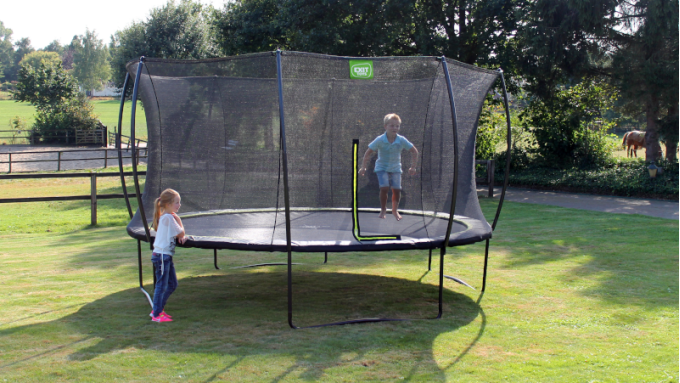 Hoe een trampoline je zomer verlengt | EXIT Toys